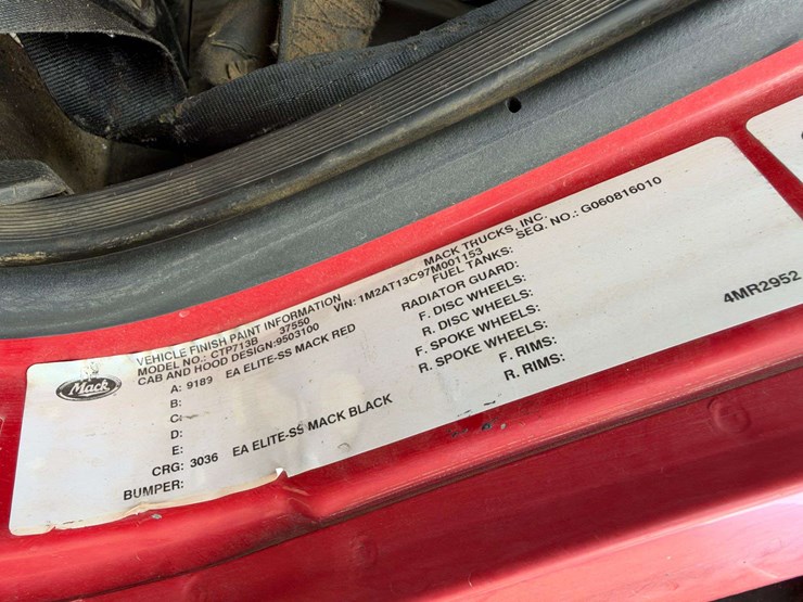 2007-mack-granite-ctp713b-image-33