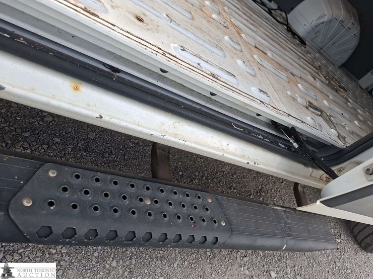 non-operable-2017-ram-promaster-cargo-van-image-27