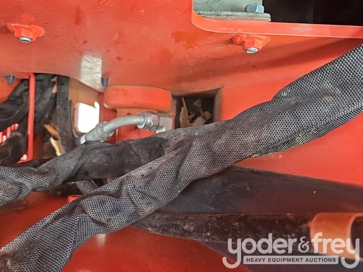 2024-kubota-ssv65-image-26