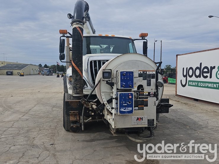 2012-vactor-2100-image-9