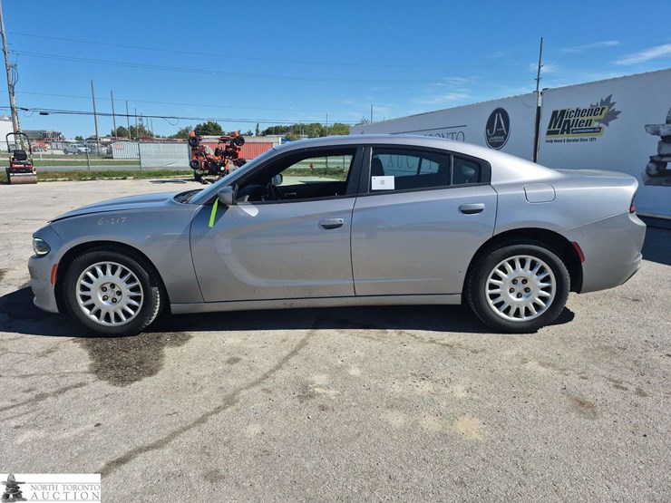 2016-dodge-charger-image-8