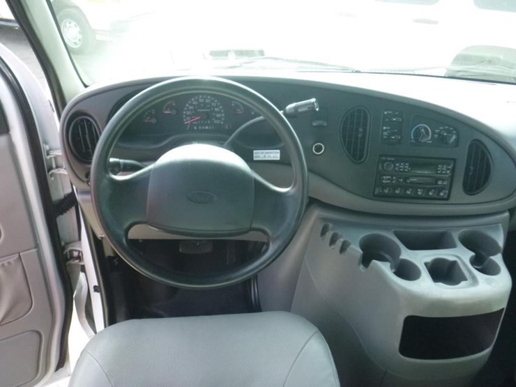 2000-ford-econoline-350-image-6