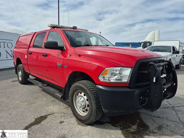 2012-dodge-2500-image-3