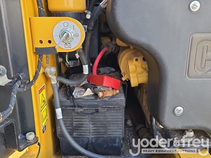 2019-caterpillar-259d3-image-34