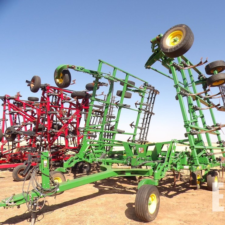 2023 JOHN DEERE 2430