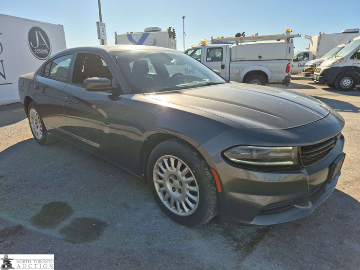 2016-dodge-charger-image-3