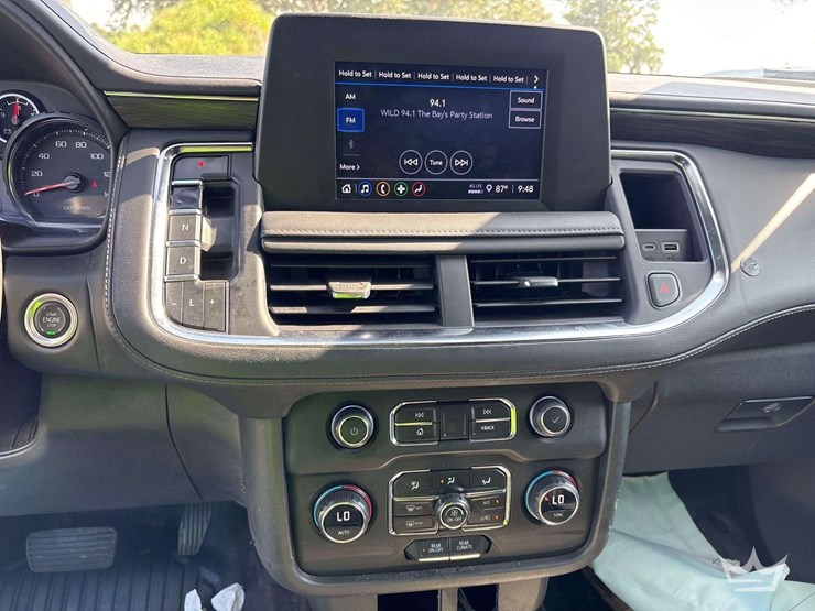 2023-chevrolet-tahoe-image-19