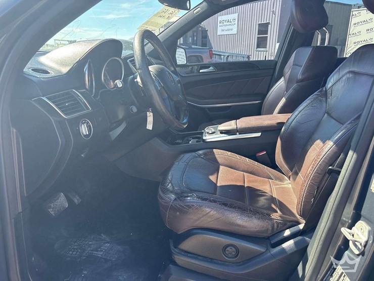2014-mercedes-benz-gl450-image-12