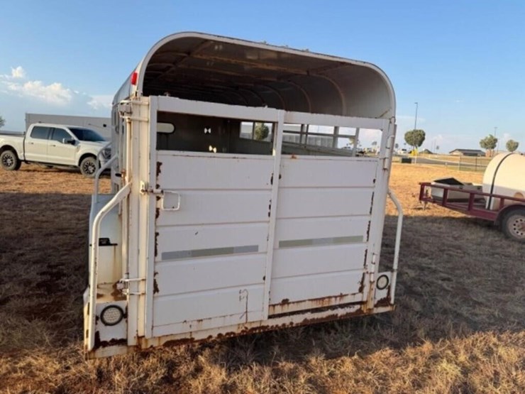 2017-w-w-livestock-trailer-image-11