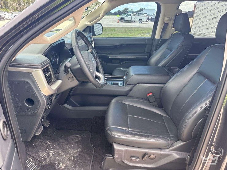 2023-ford-expedition-image-17
