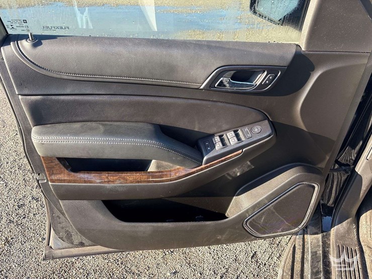 2019-chevrolet-tahoe-image-12