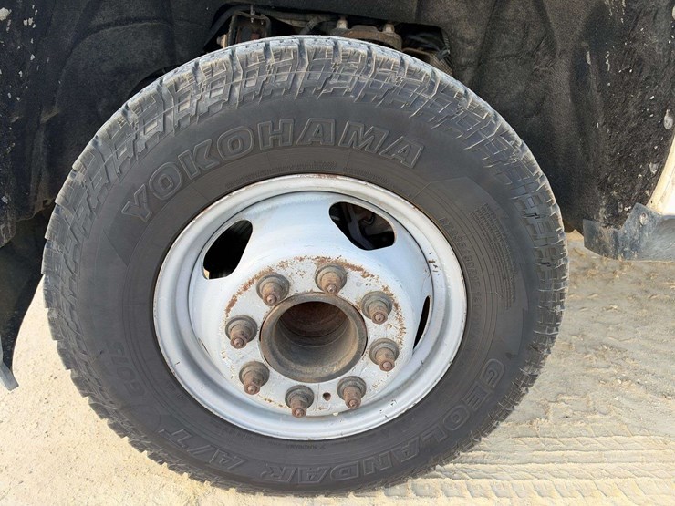 2017-chevrolet-silverado-3500-image-19