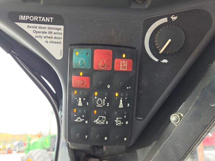2018-deere-333g-image-44