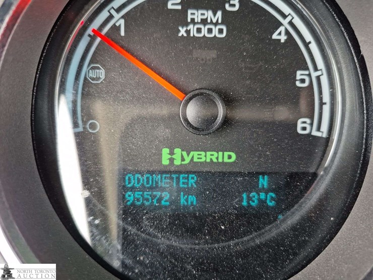 2012-chevrolet-silverado-1500-hybrid-image-18