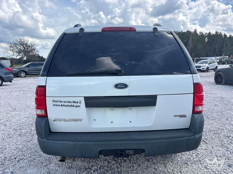 2005-ford-explorer-image-24