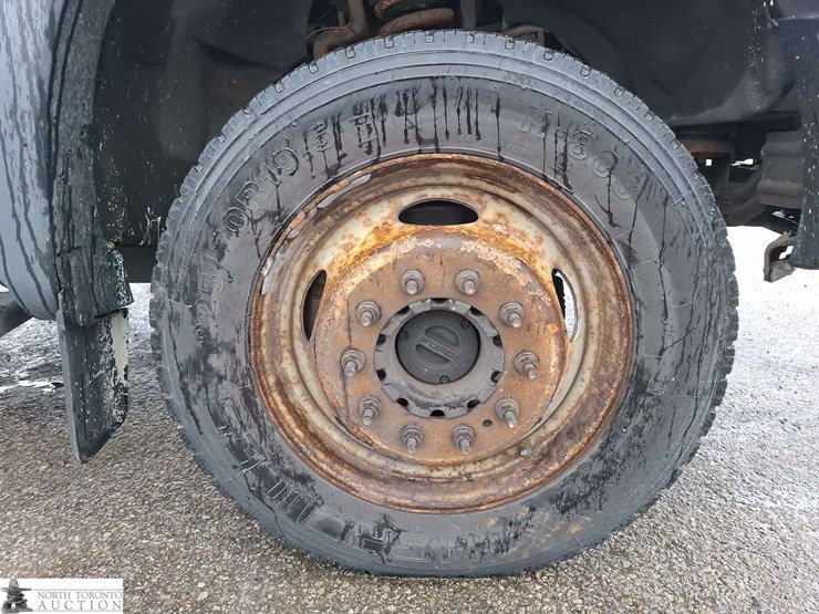 2011-ford-f450-image-19