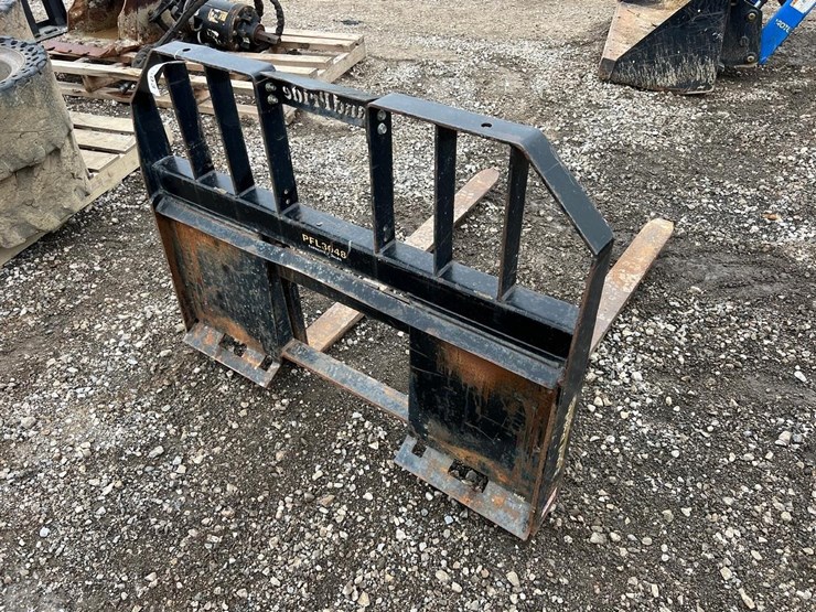 land-pride-48”-skid-steer-pallet-forks-image-4