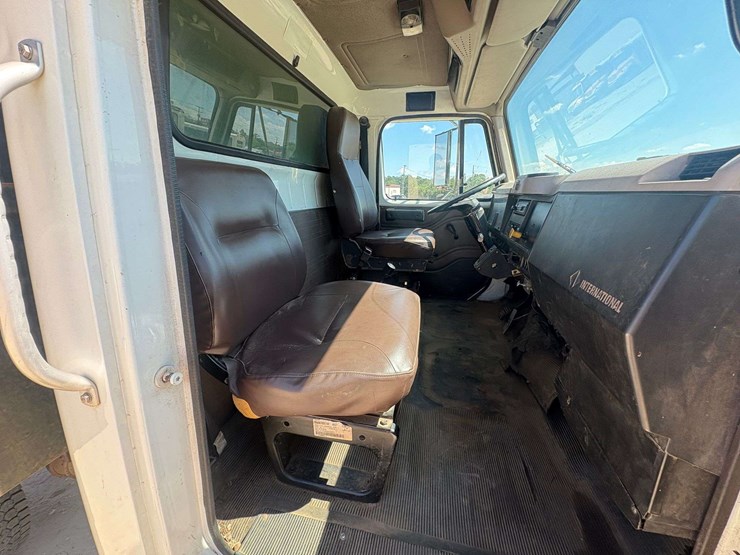 2000-international-4700-image-17