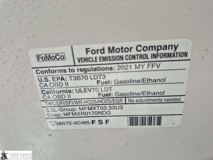 2021-ford-explorer-image-17