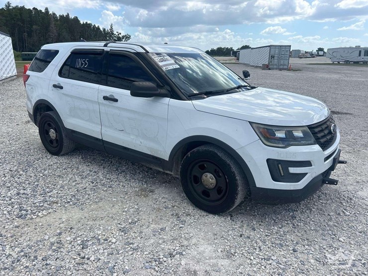 2018-ford-explorer-image-2