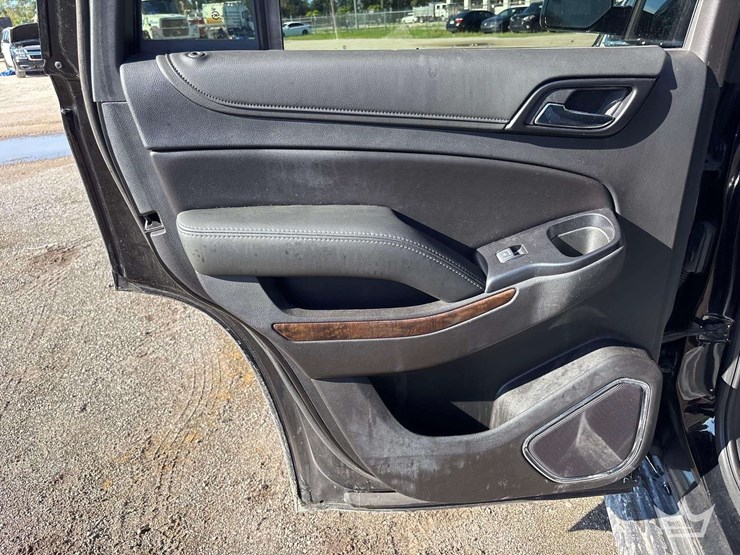 2019-chevrolet-tahoe-image-18
