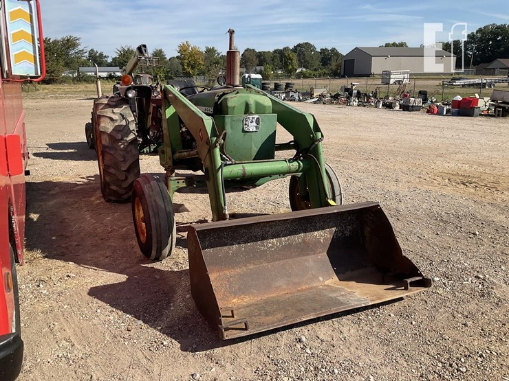 john-deere-2440-image-1