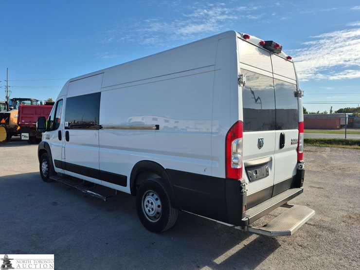 2019-ram-promaster-cargo-van-image-7