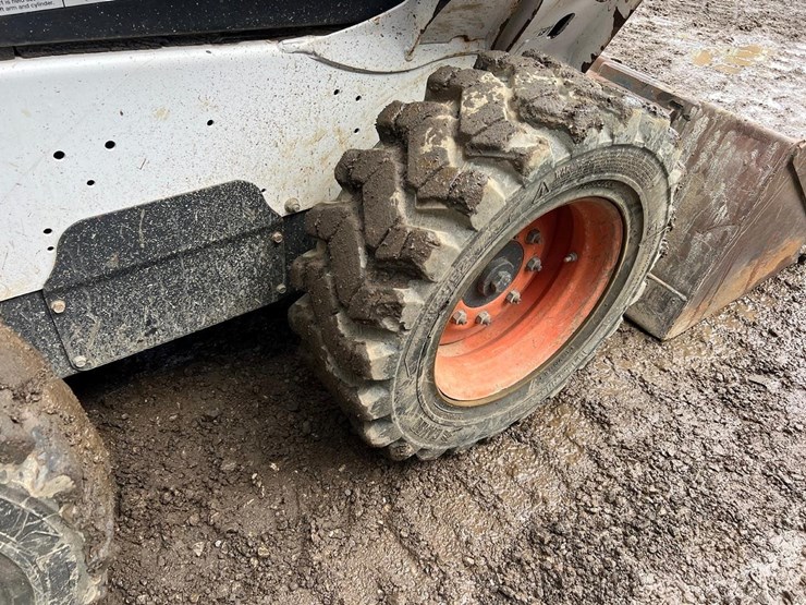 2016-bobcat-s570-image-18