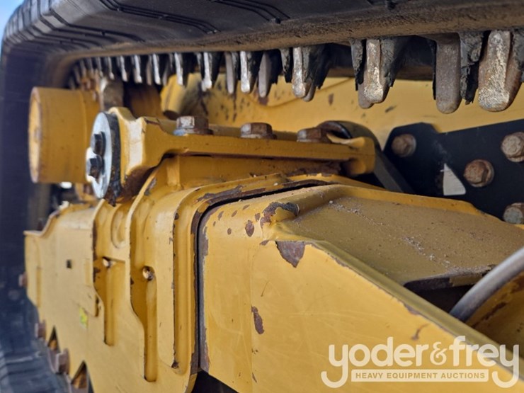 2019-caterpillar-259d3-image-15