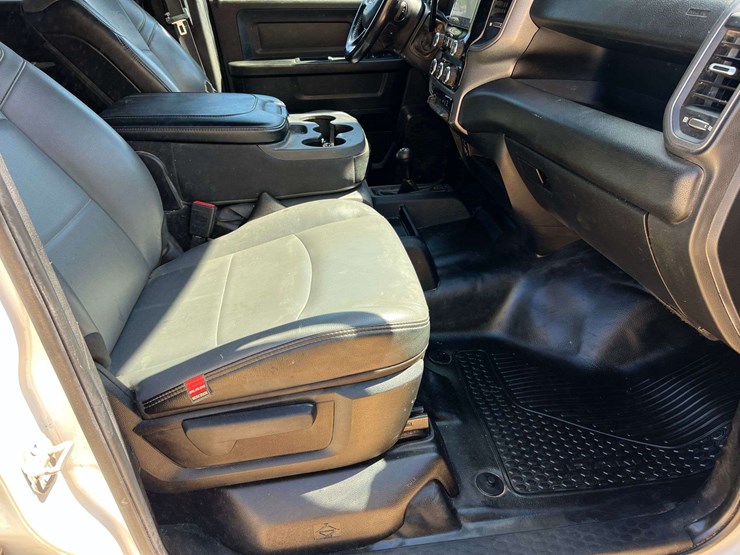 2022-dodge-2500-image-32