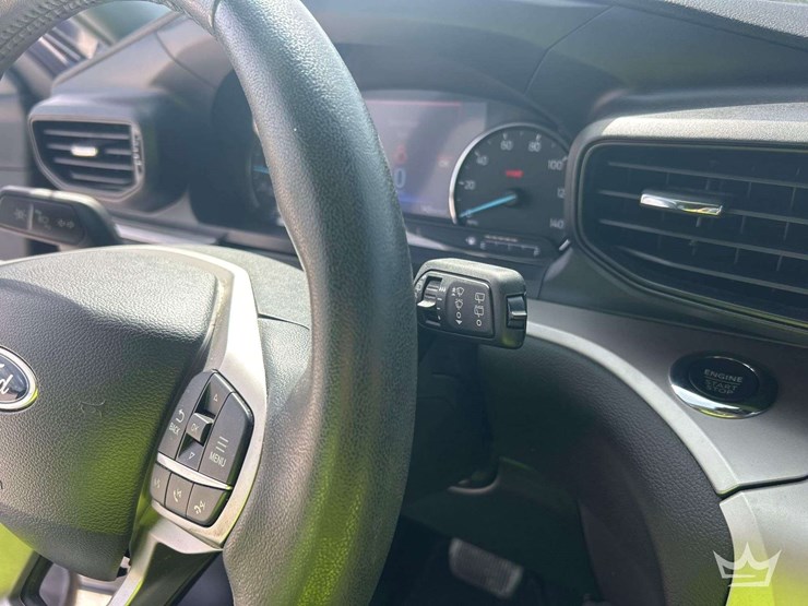 2022-ford-explorer-image-16