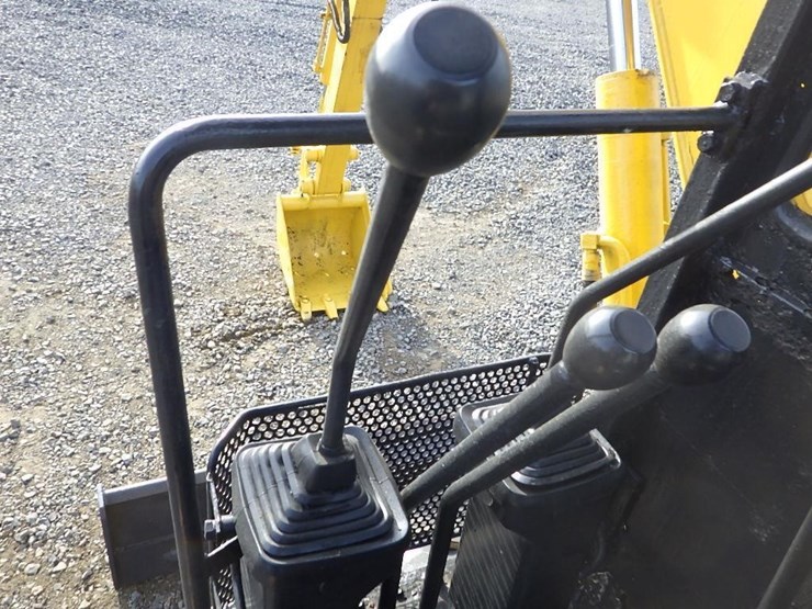 komatsu-pc28uu-image-30