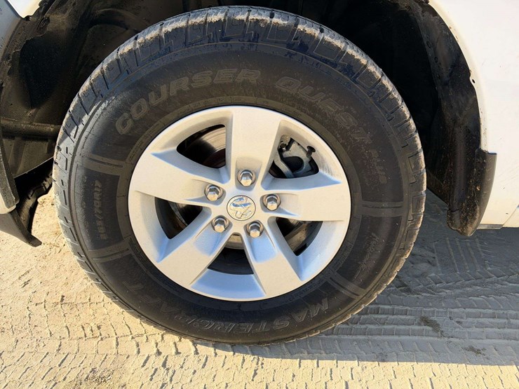2017-dodge-1500-image-18