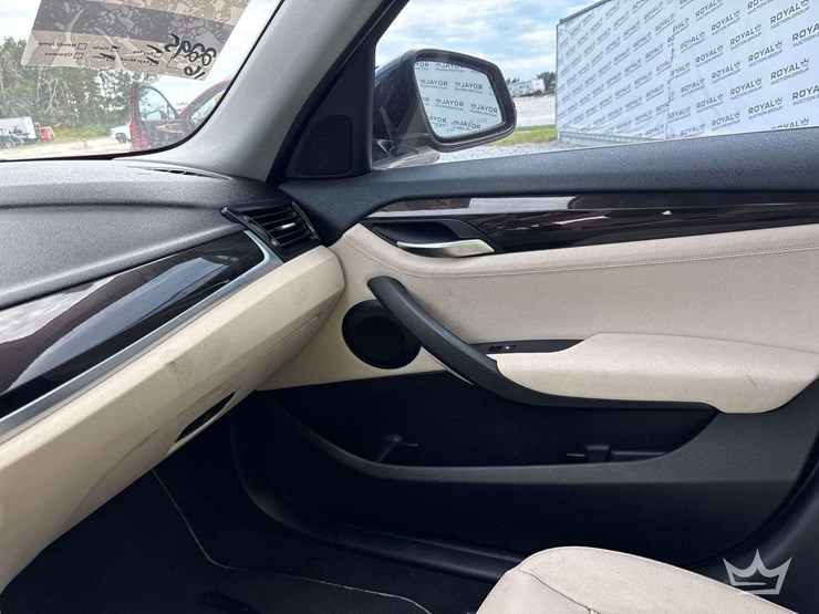 2015-bmw-x1-image-16