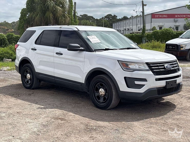 2018-ford-explorer-image-2