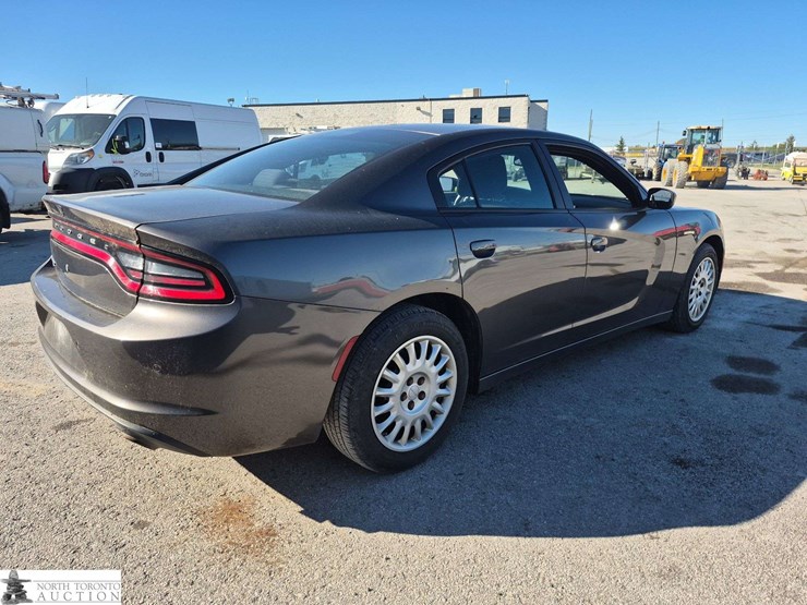 2016-dodge-charger-image-5