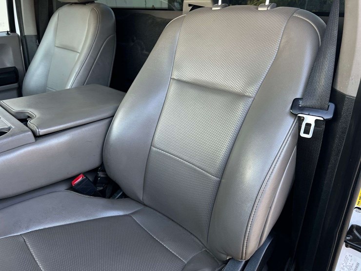 2020-ford-f350-image-21