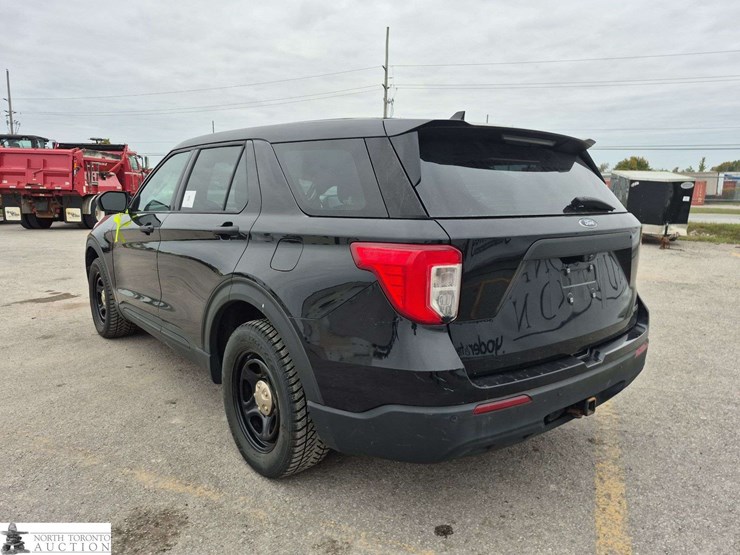 2021-ford-explorer-image-7