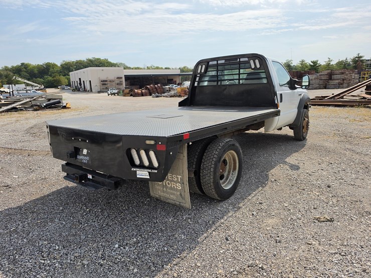 2005-ford-f550-image-15