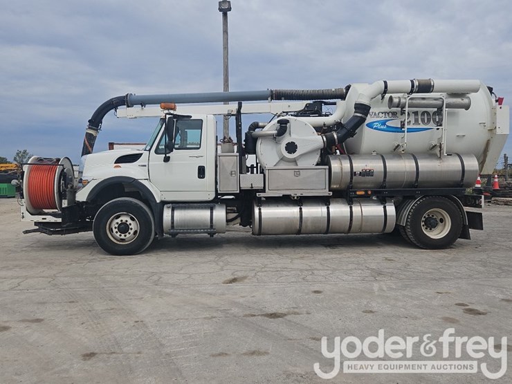 2012-vactor-2100-image-3