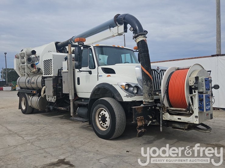 2012-vactor-2100-image-8