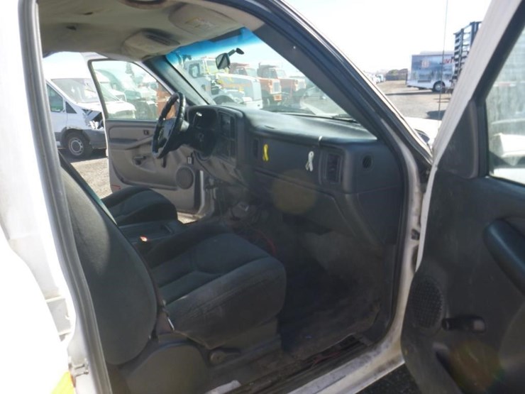 2003-chevrolet-2500hd-image-6