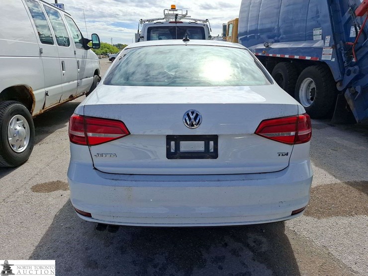 non-operable-2015-volkswagen-jetta-tdi-trendline-plus-4dr-sedan-6a-image-5