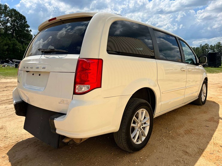 2013-dodge-grand-caravan-image-3