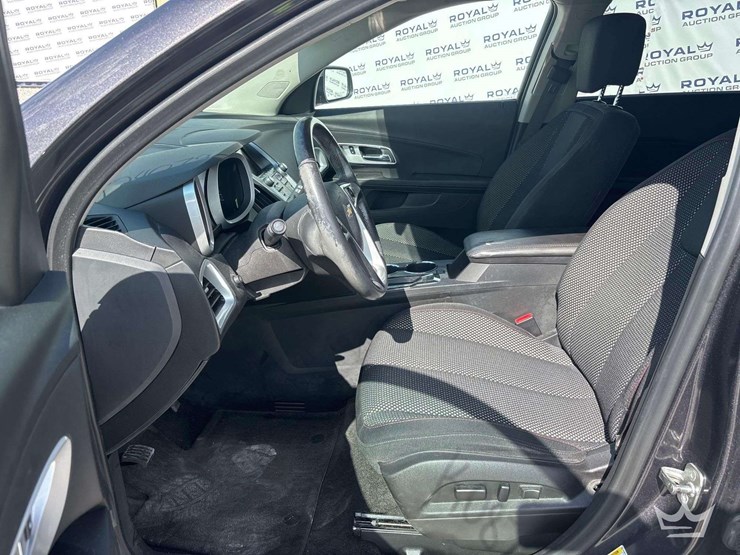 2016-chevrolet-equinox-image-15