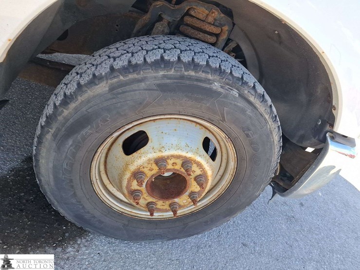 2011-ford-f350-image-22