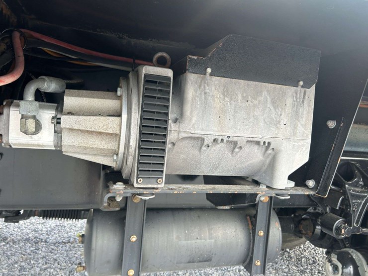 2019-international-durastar-4300-image-24