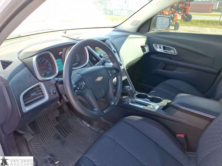 2017-chevrolet-equinox-image-10