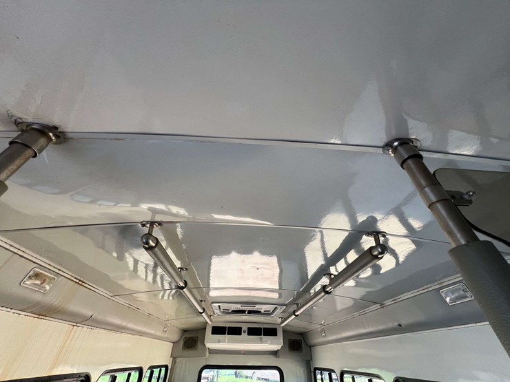 2012-ford-e350-image-28