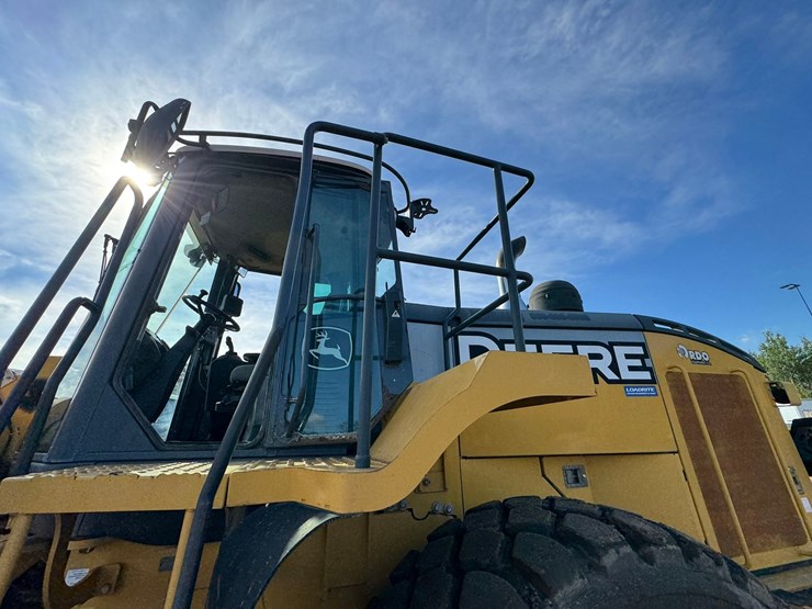 deere-744k-image-11